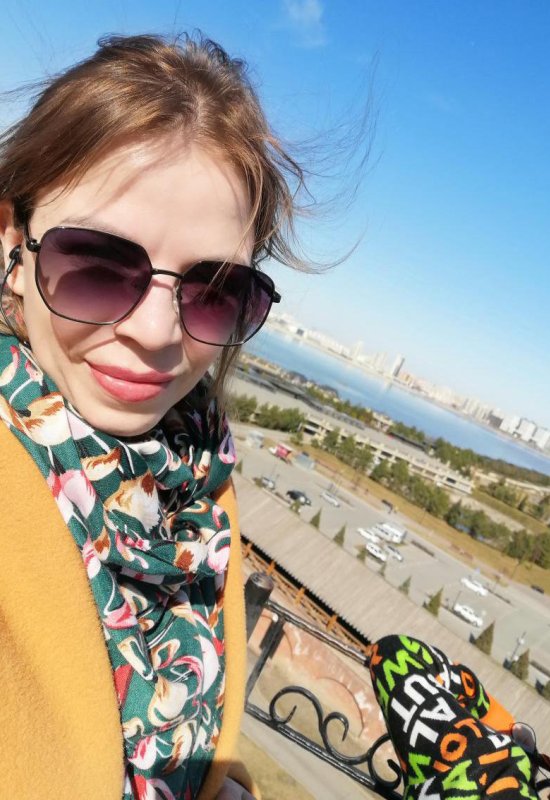 Alena • 35 • Russie