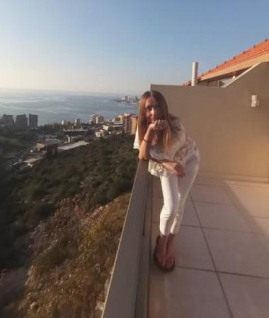 Olga, 40
