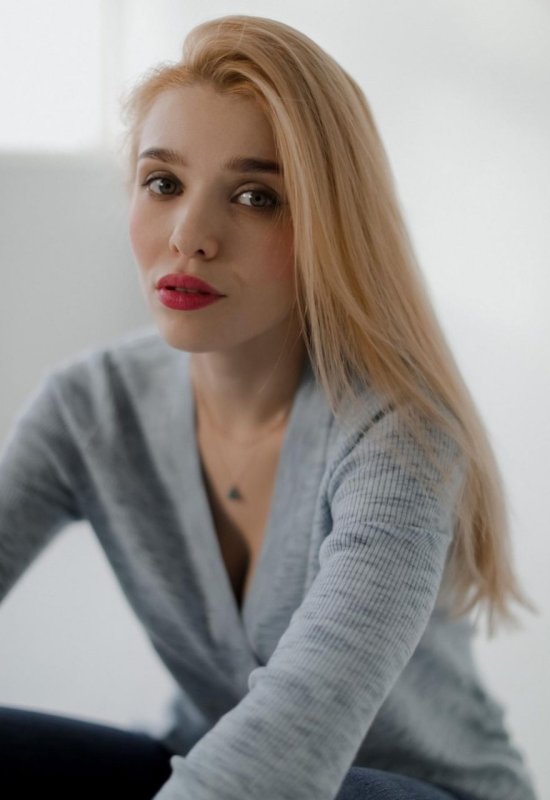 Angelina • 30 • Germany