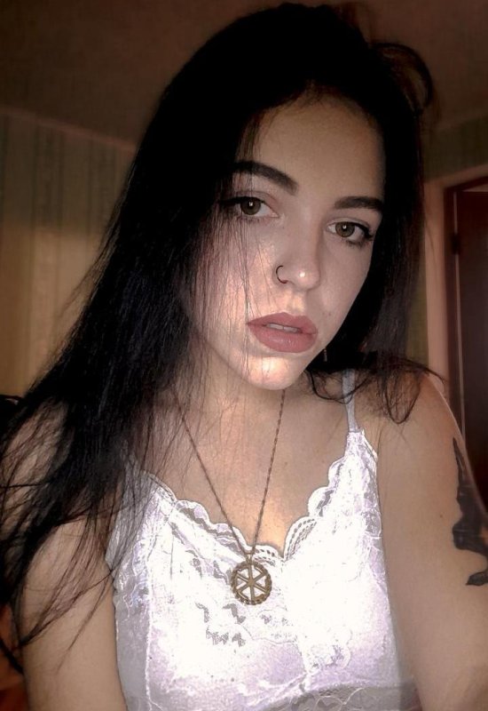Inna • 22 • Ukraine 🇺🇦