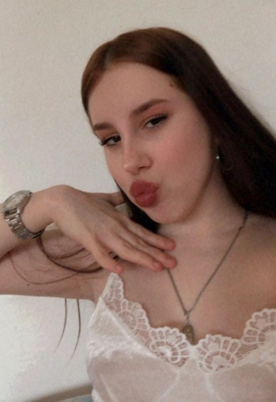 Yana • 26 • Russie