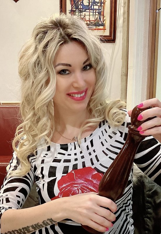 Natacha • 49 • France