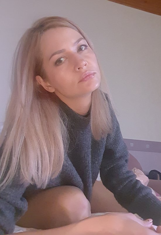 Elen • 44 • Russia