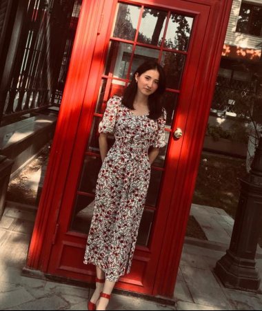 Amina, 22