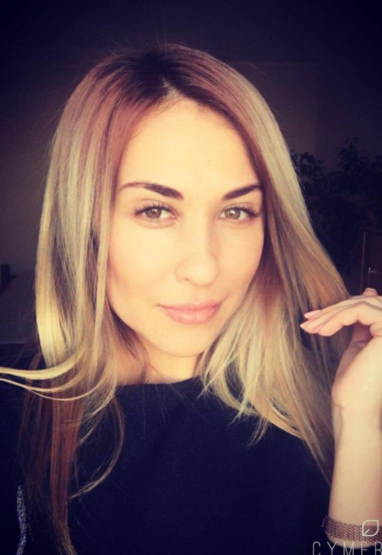 Anna • 37 • Russie