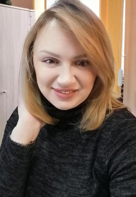 Elena • 42 • Belarus