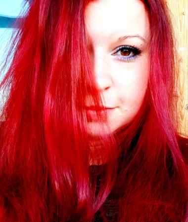 Yana, 35