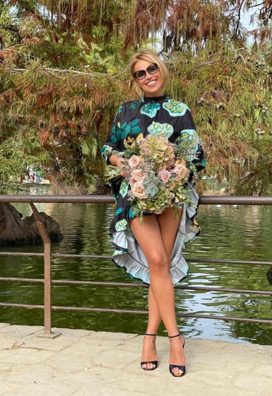 Lyudmila • 44 • Espagne