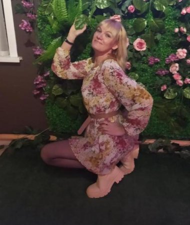 Natalia, 46