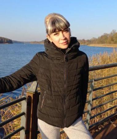 Oxana, 51