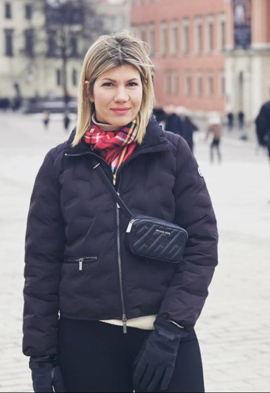 Olga • 43 • Pologne