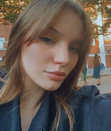 Svetlana, 22
