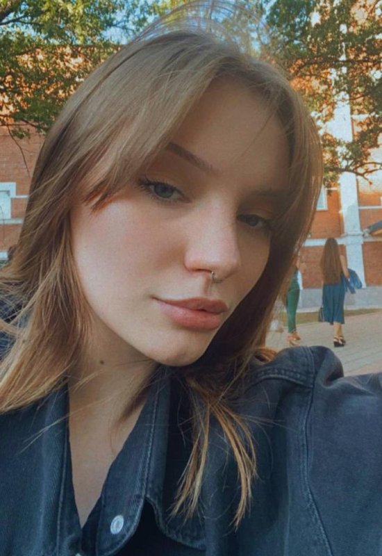 Svetlana • 22 • Finland