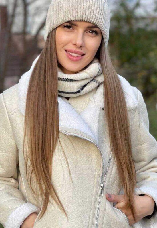 Olya • 39 • Latvia