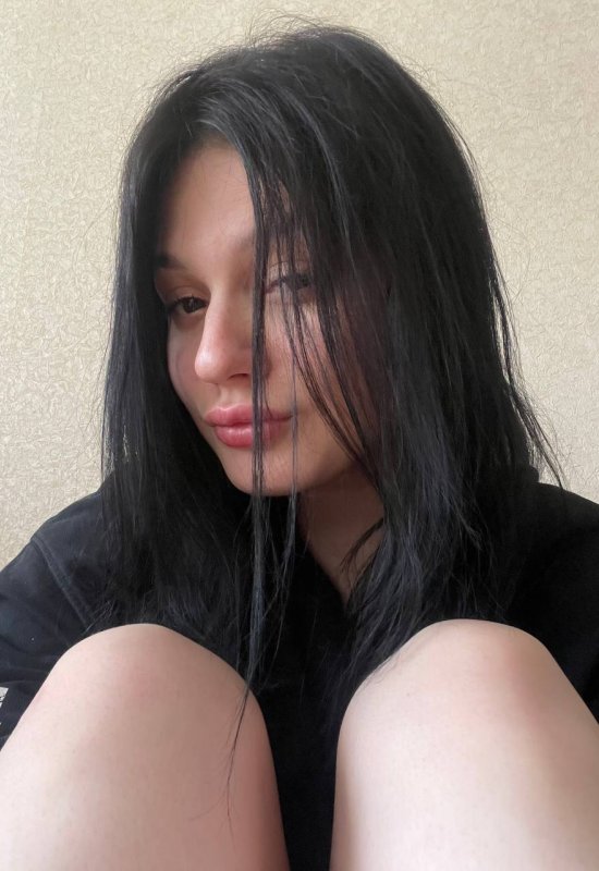 Alena • 22 • Russie