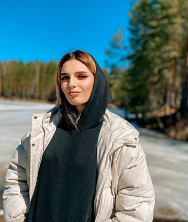 Sofia, 32