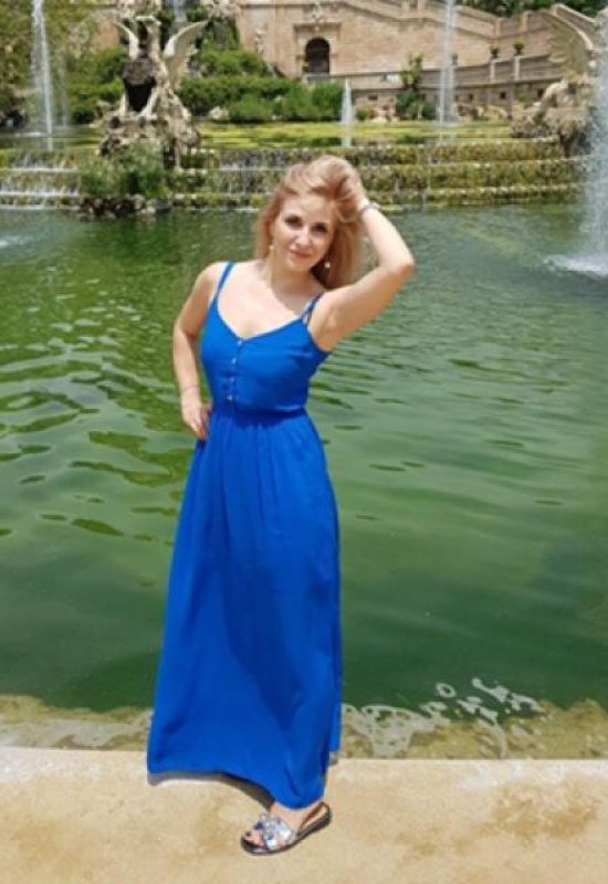 Ania • 49 • Austria