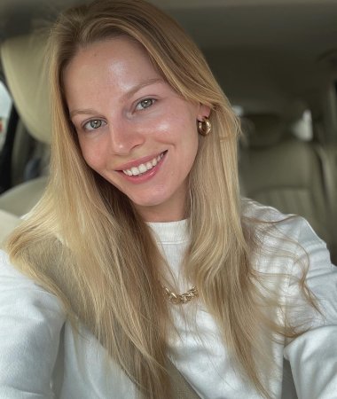 Maria, 43