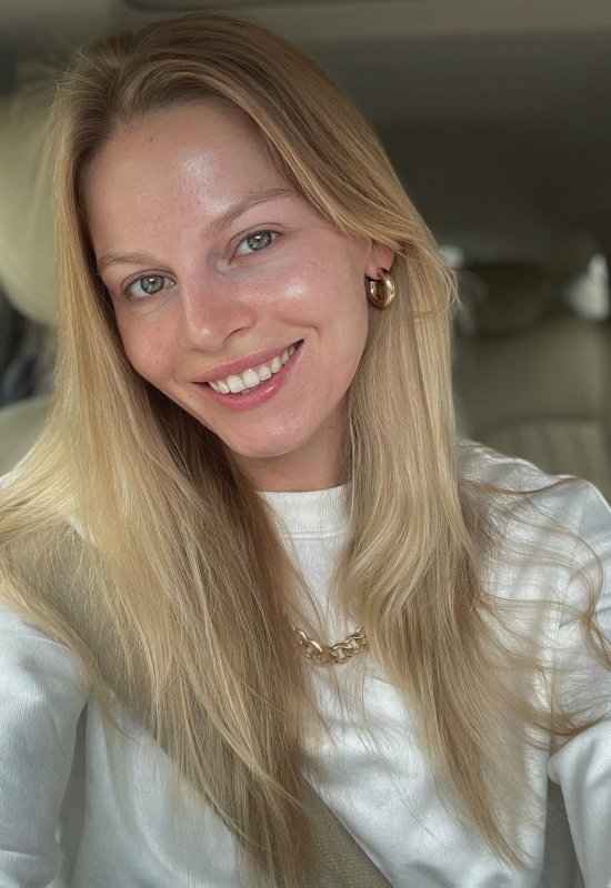 Maria • 43 • Ukraine