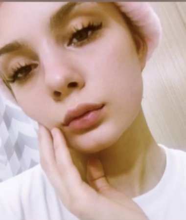 Anna, 26