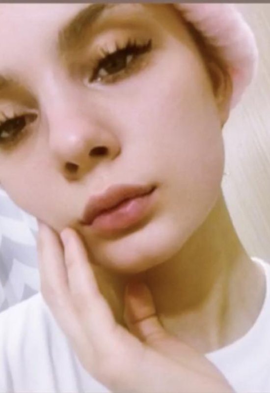 Anna • 26 • Russie