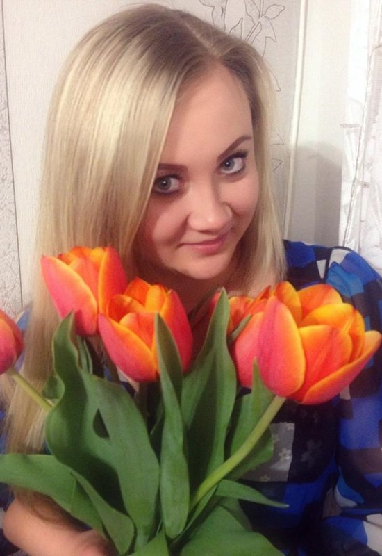 Yana • 39 • Ukraine