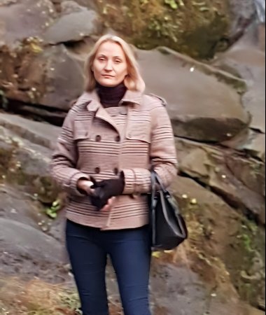 Lana, 47