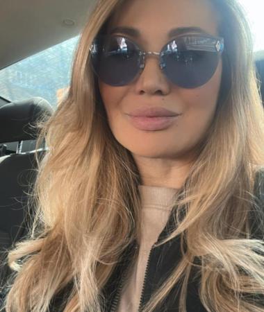 Elvira, 43