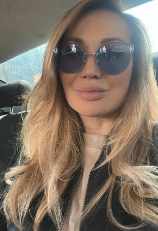 Elvira • 43 • Kazakhstan