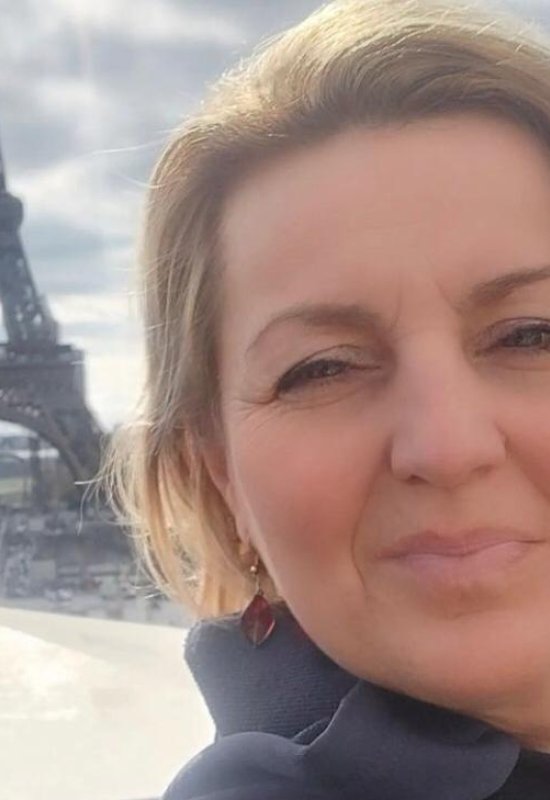 Murielle • 45 • Switzerland