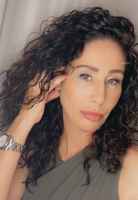 Natasha • 47 • France