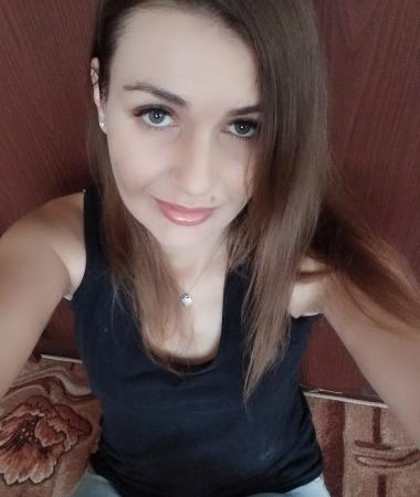 Julie, 39