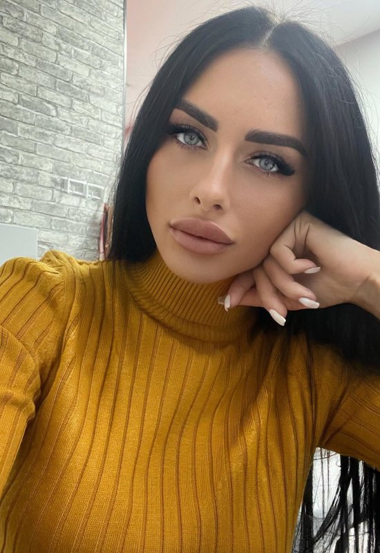 Yana  • 33 • Russia