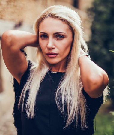 Anastasia, 42
