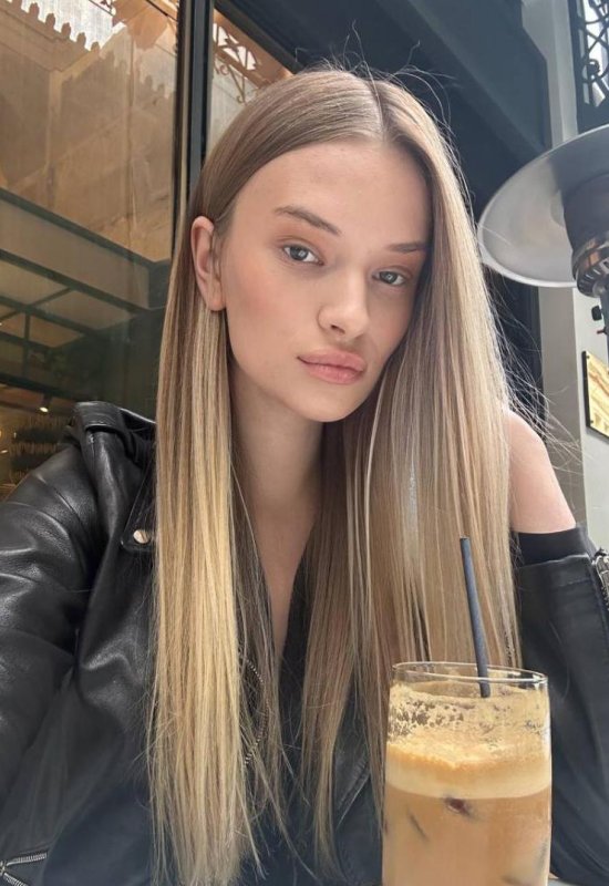 Sofi • 24 • Ukraine