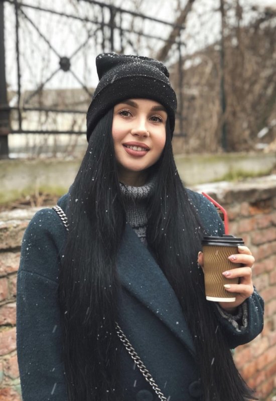 Janette • 34 • Ukraine