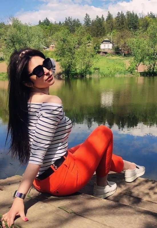 Anna • 40 • Ukraine