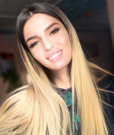 Sofia, 32