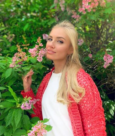 Maria, 39