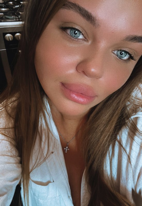 Viktoria • 30 • Russia