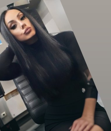 Marina, 32