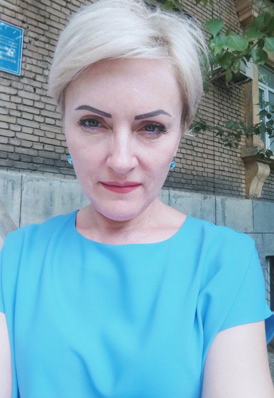 Elena • 48 • Украина