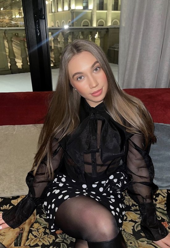 Vlada • 27 • France