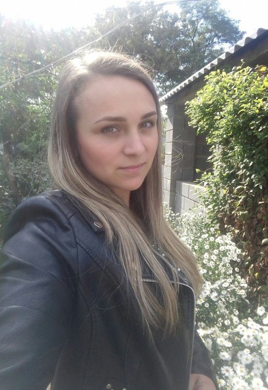 Elena • 39 • Ukraine
