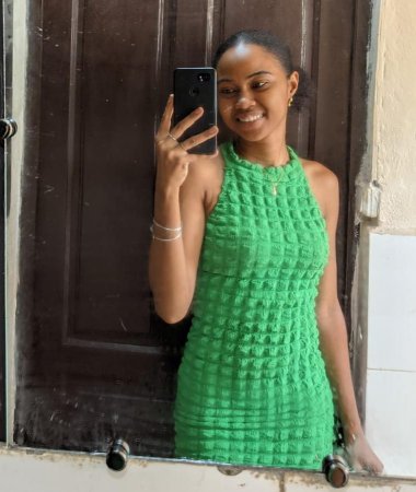 Marie, 25