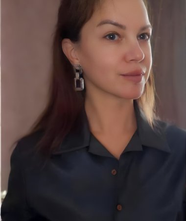Olga, 43