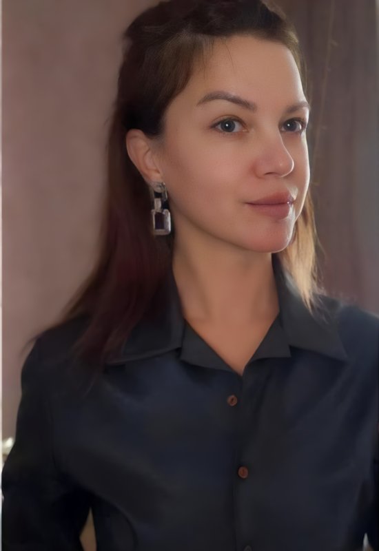 Olga • 43 • Ukraine