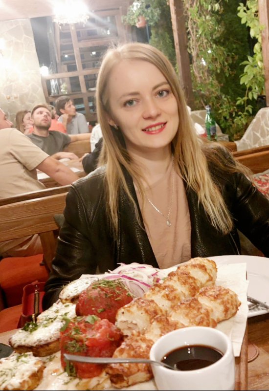 Veronika • 38 • Belarus