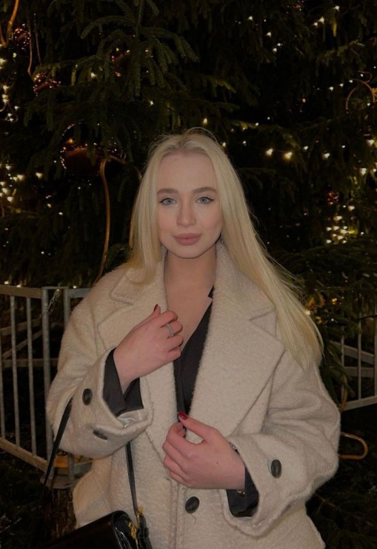 Olya • 39 • Латвия