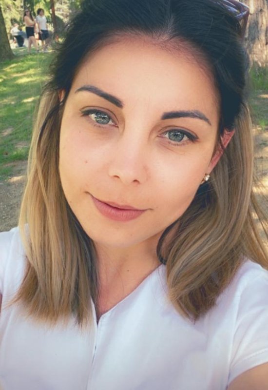 Karyna  • 30 • France